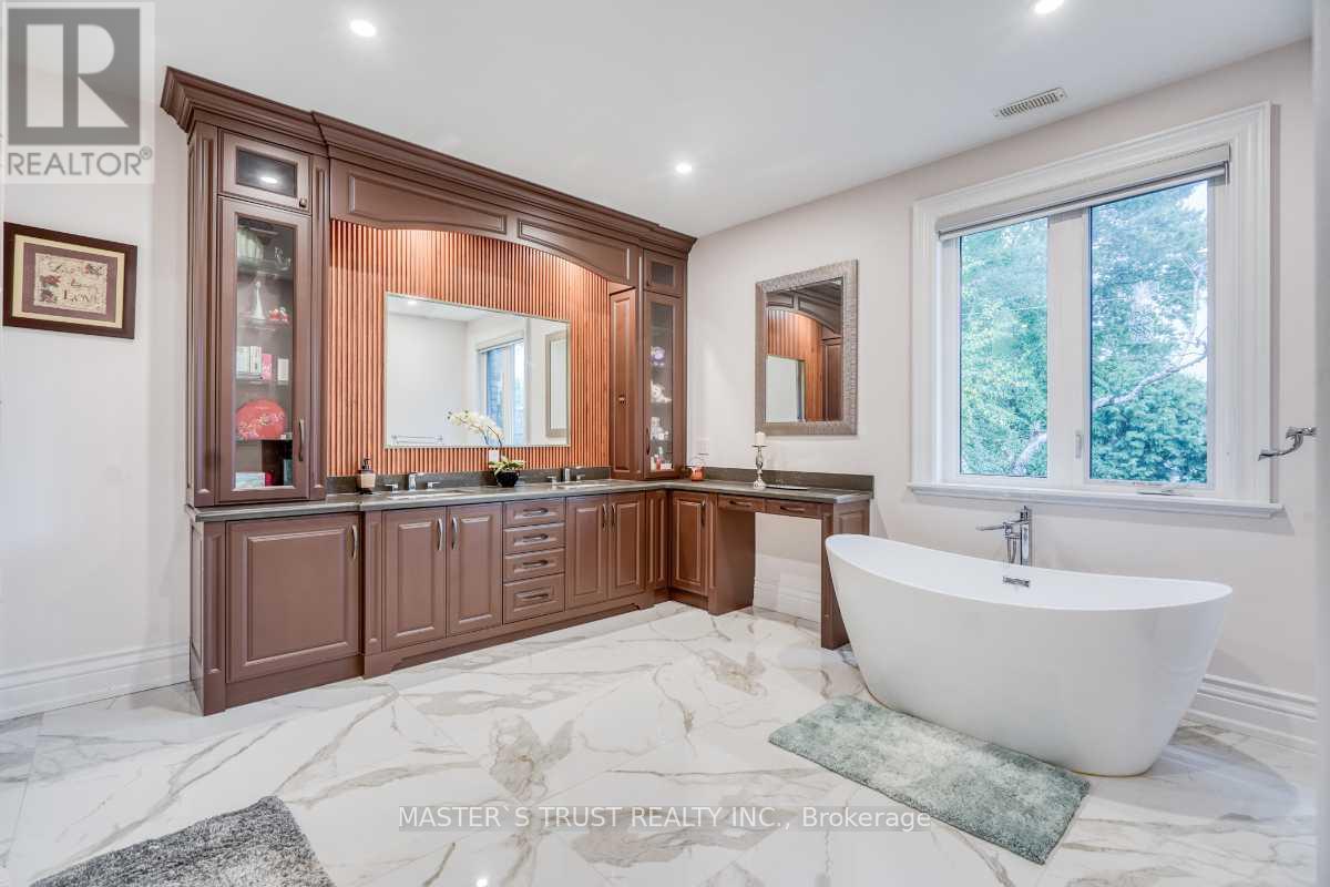 7 Trumpour Court, Markham, Ontario  L3R 2L4 - Photo 22 - N12332053