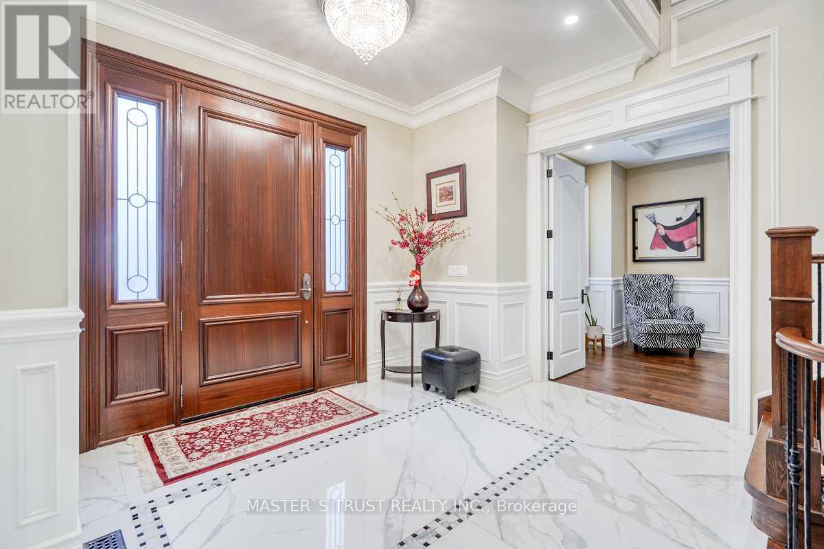 7 Trumpour Court, Markham, Ontario  L3R 2L4 - Photo 4 - N12332053