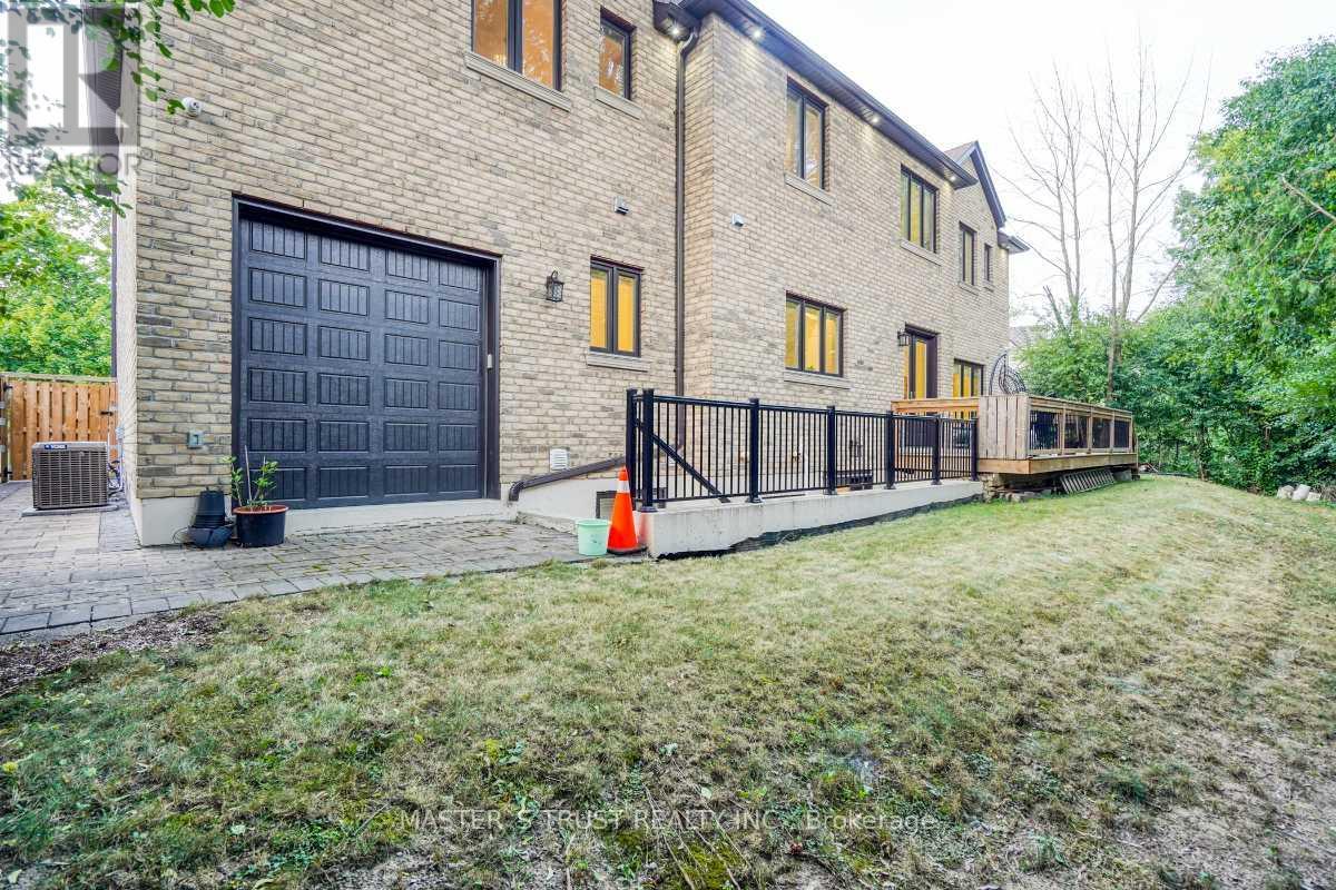 7 Trumpour Court, Markham, Ontario  L3R 2L4 - Photo 46 - N12332053