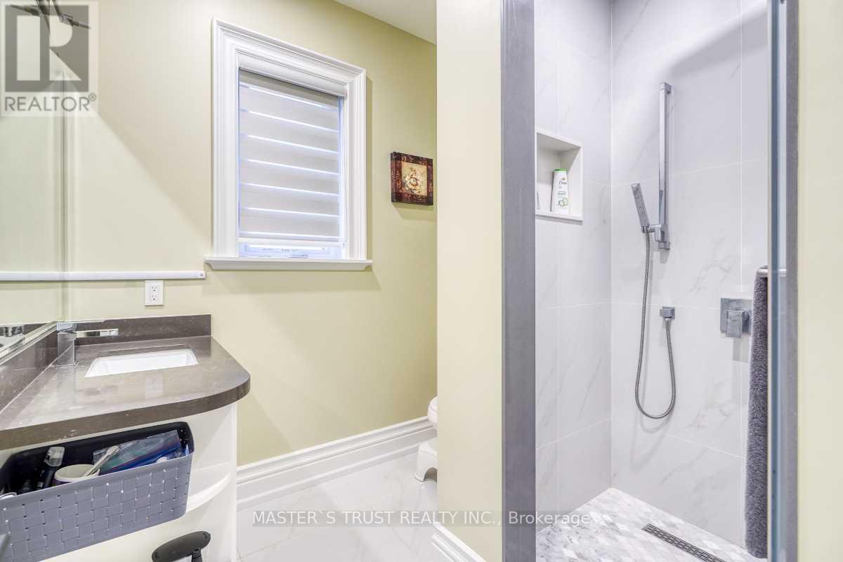 7 Trumpour Court, Markham, Ontario  L3R 2L4 - Photo 40 - N12332053