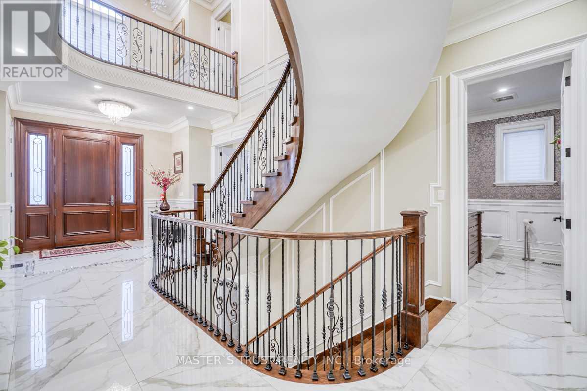 7 Trumpour Court, Markham, Ontario  L3R 2L4 - Photo 8 - N12332053