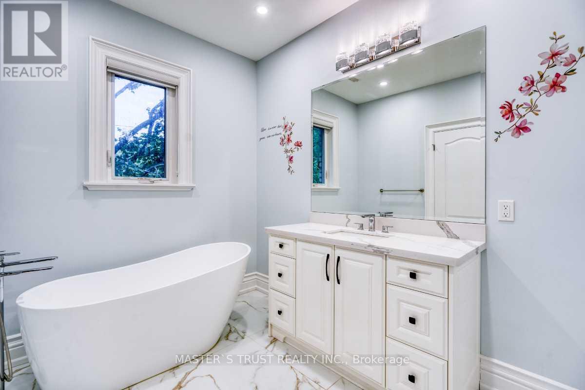 7 Trumpour Court, Markham, Ontario  L3R 2L4 - Photo 37 - N12332053