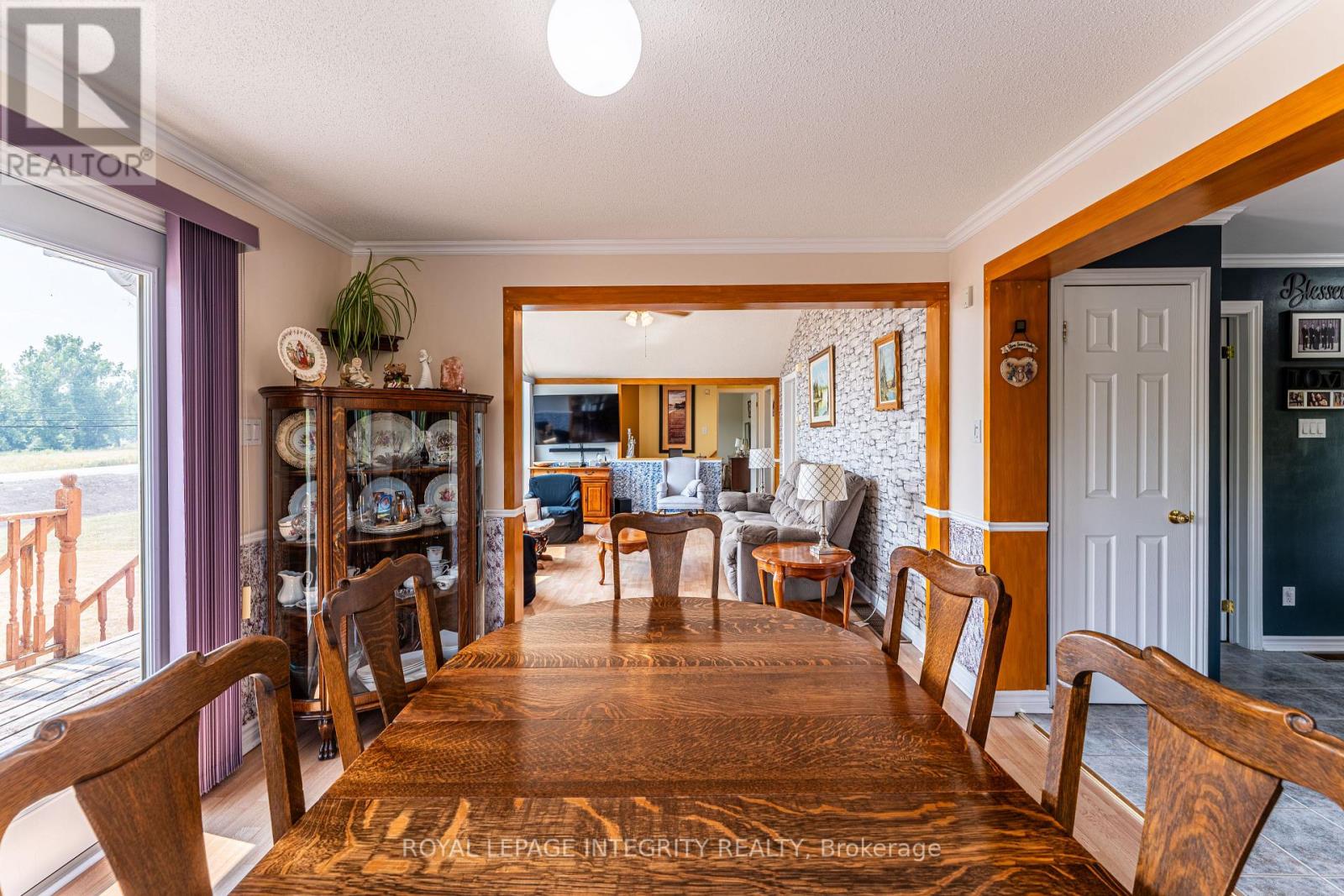 14977 Country Rd 2 Road, South Stormont, Ontario  K0C 1M0 - Photo 13 - X12336288