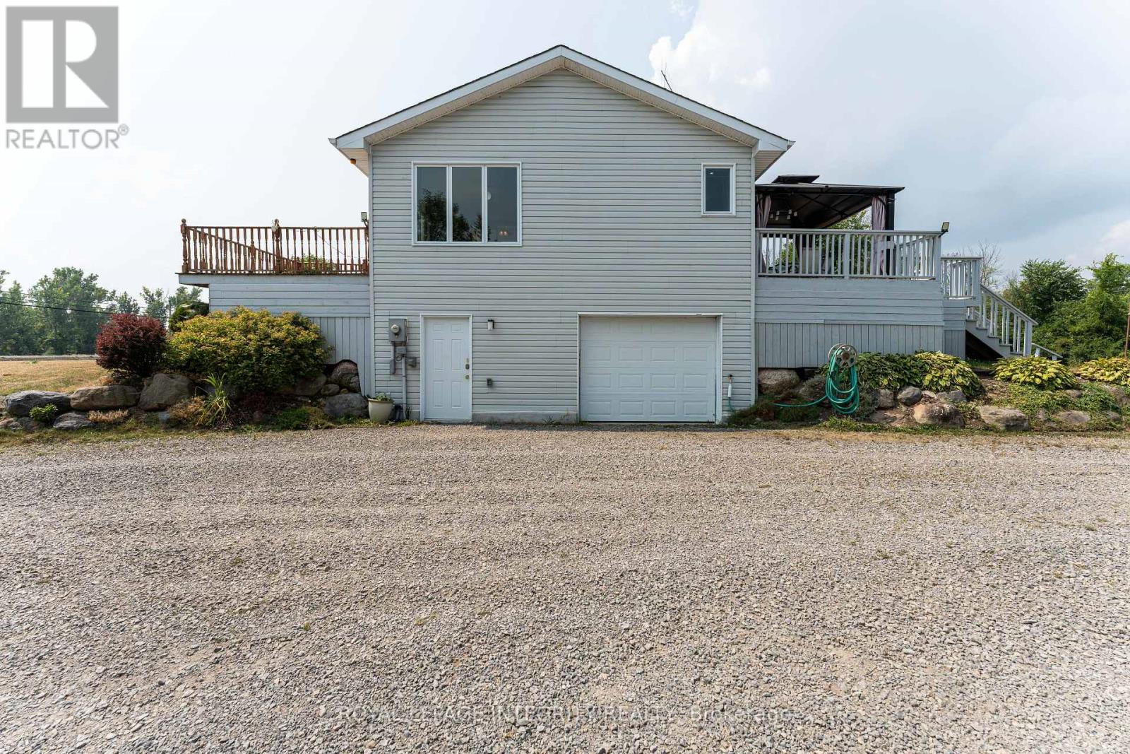 14977 Country Rd 2 Road, South Stormont, Ontario  K0C 1M0 - Photo 2 - X12336288