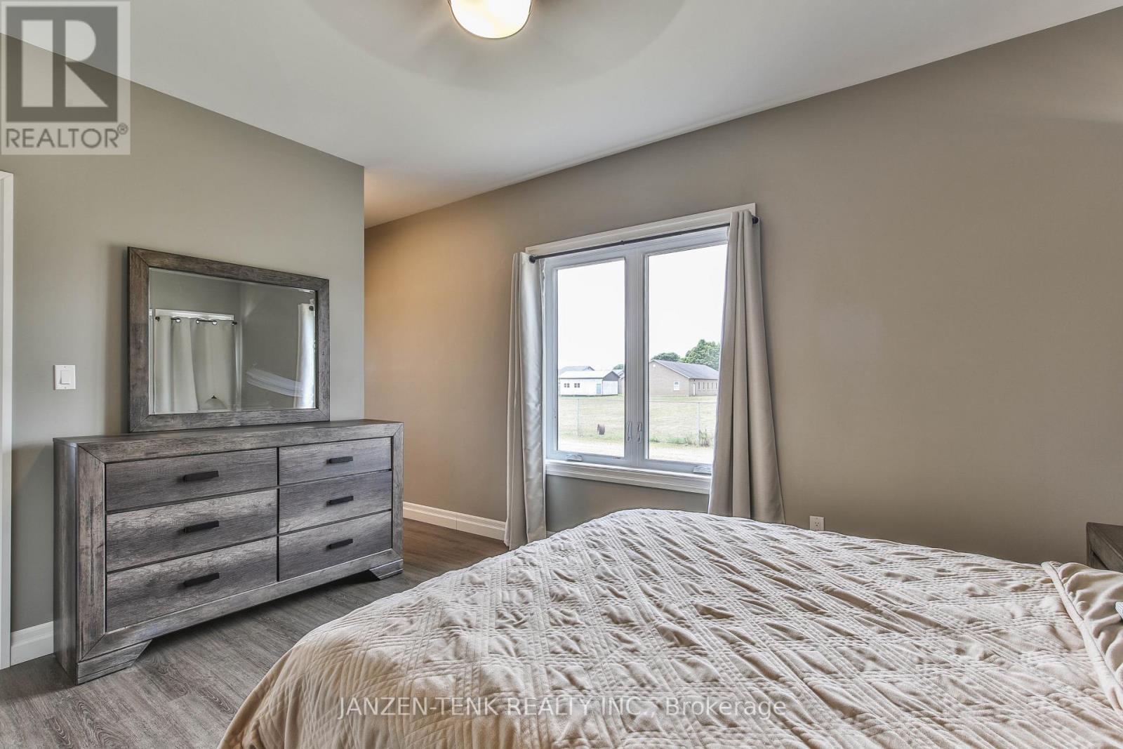 53532 Calton Line, Malahide (Calton), Ontario  N5H 2R5 - Photo 17 - X12336314