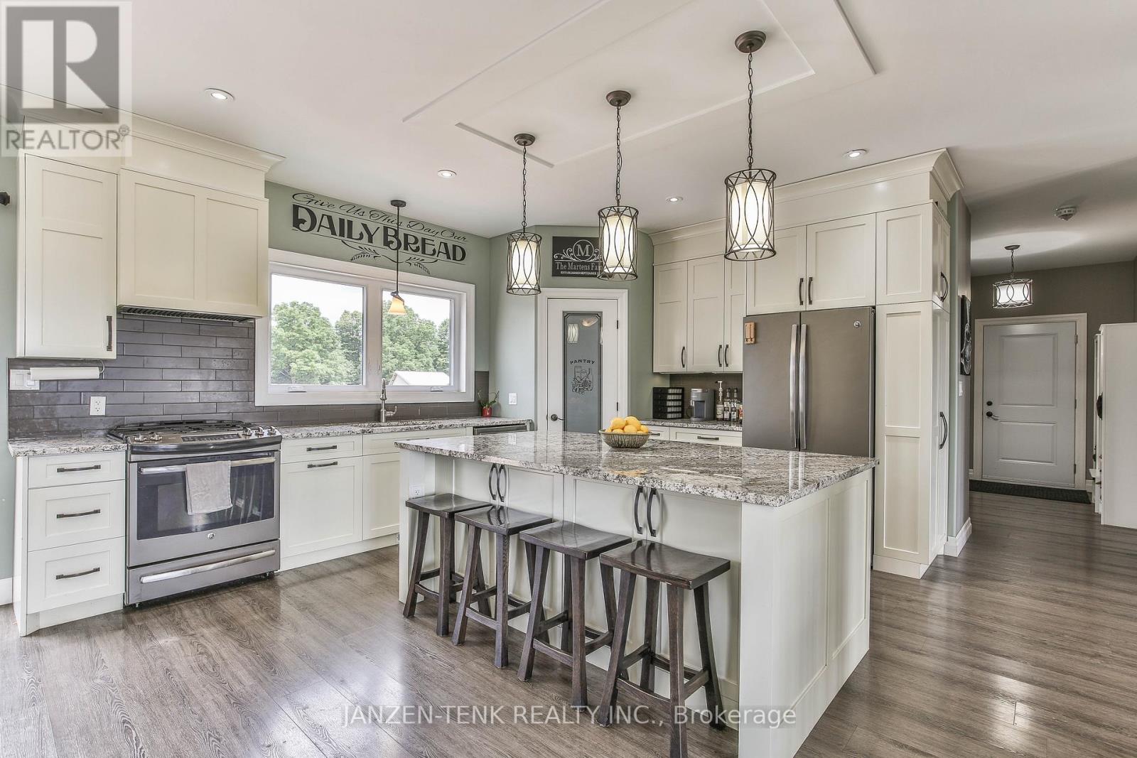 53532 Calton Line, Malahide (Calton), Ontario  N5H 2R5 - Photo 6 - X12336314