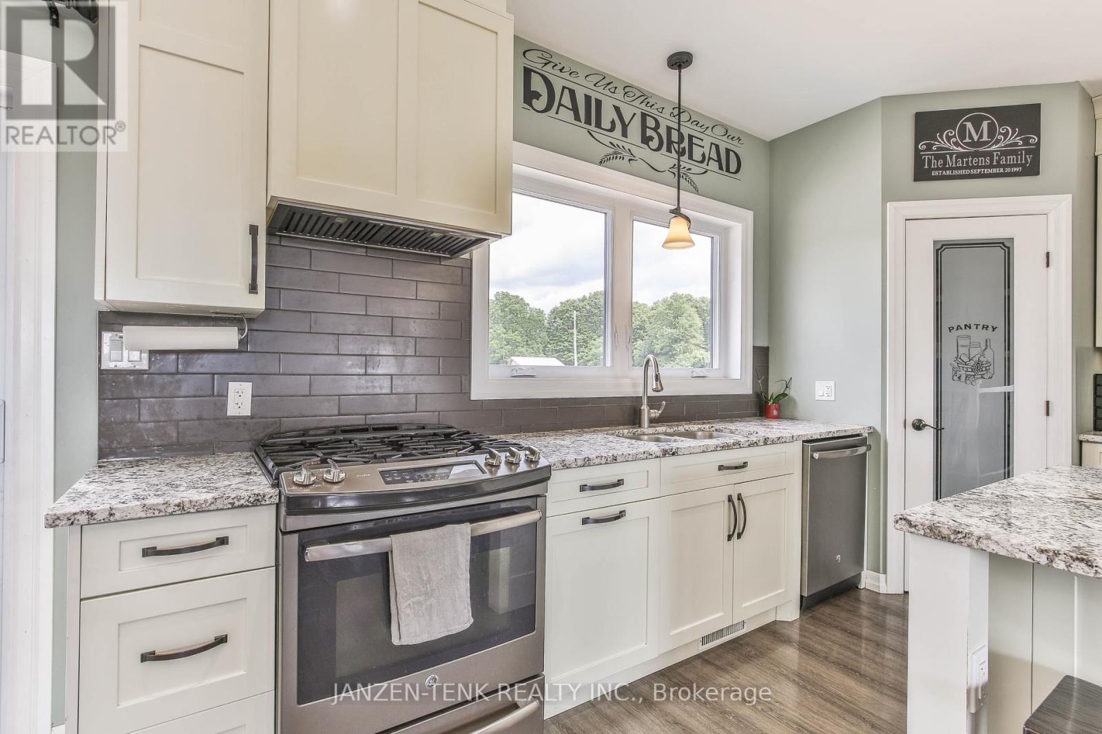 53532 Calton Line, Malahide (Calton), Ontario  N5H 2R5 - Photo 8 - X12336314