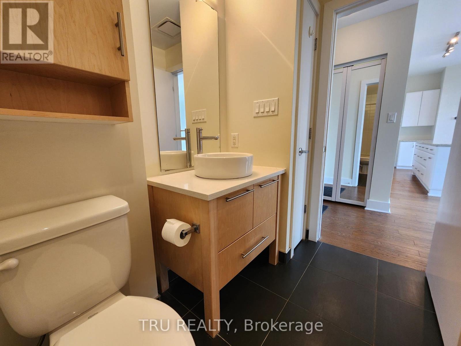609 - 101 Richmond Road, Ottawa, Ontario  K1Z 0A6 - Photo 5 - X12336297