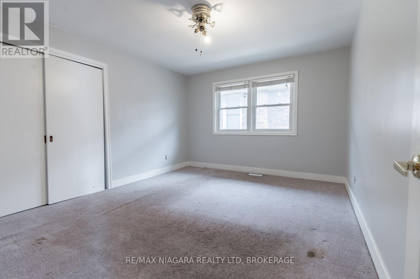 69 Golden Boulevard W, Welland (Lincoln/crowland), Ontario  L3B 1H5 - Photo 14 - X12336336