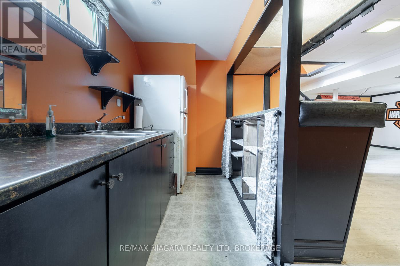 69 Golden Boulevard W, Welland (Lincoln/crowland), Ontario  L3B 1H5 - Photo 22 - X12336336