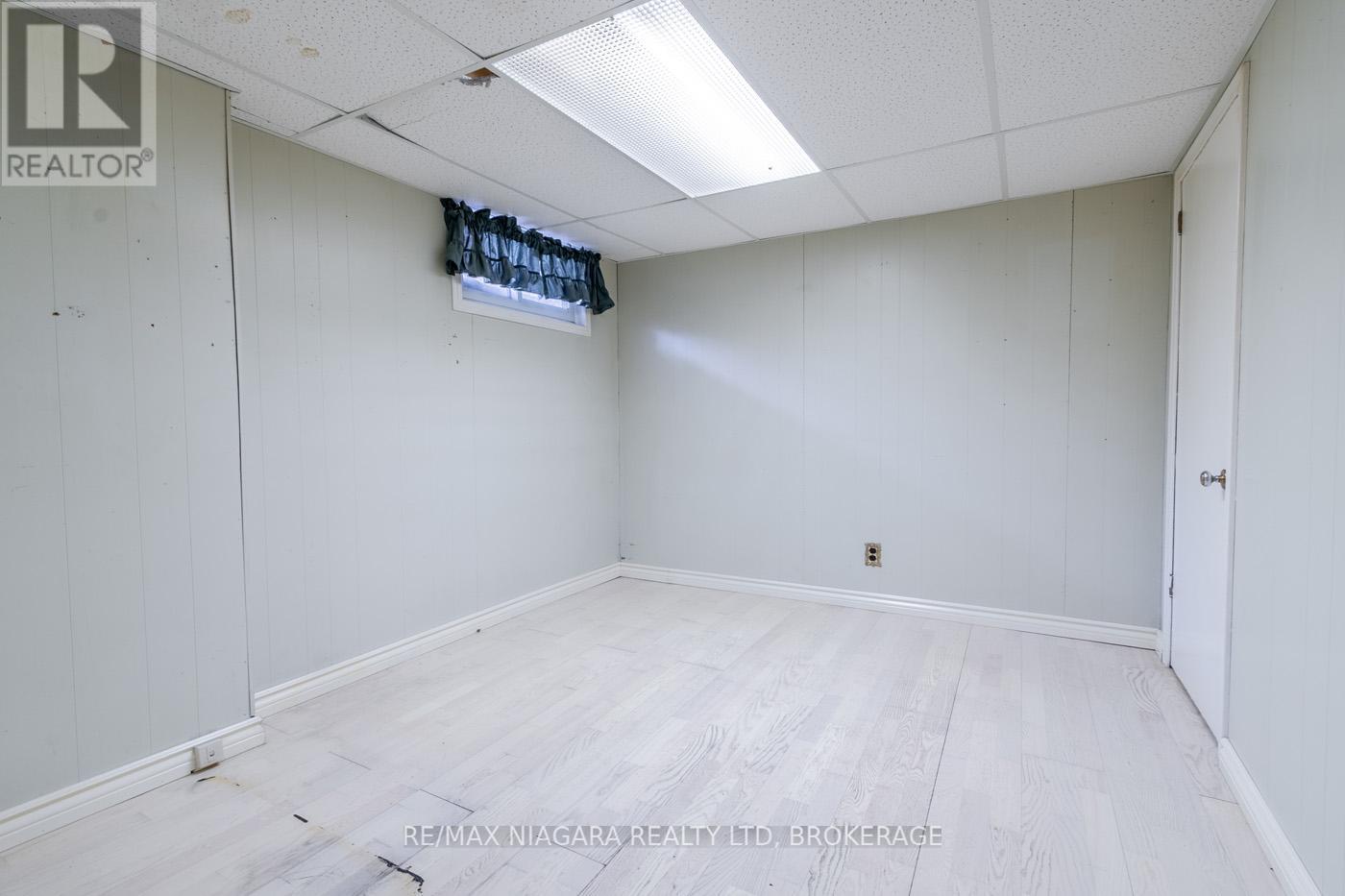 69 Golden Boulevard W, Welland (Lincoln/crowland), Ontario  L3B 1H5 - Photo 28 - X12336336