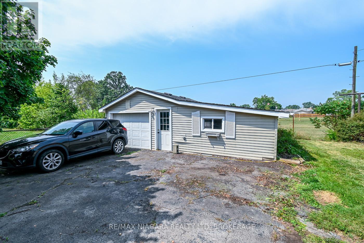 69 Golden Boulevard W, Welland (Lincoln/crowland), Ontario  L3B 1H5 - Photo 32 - X12336336