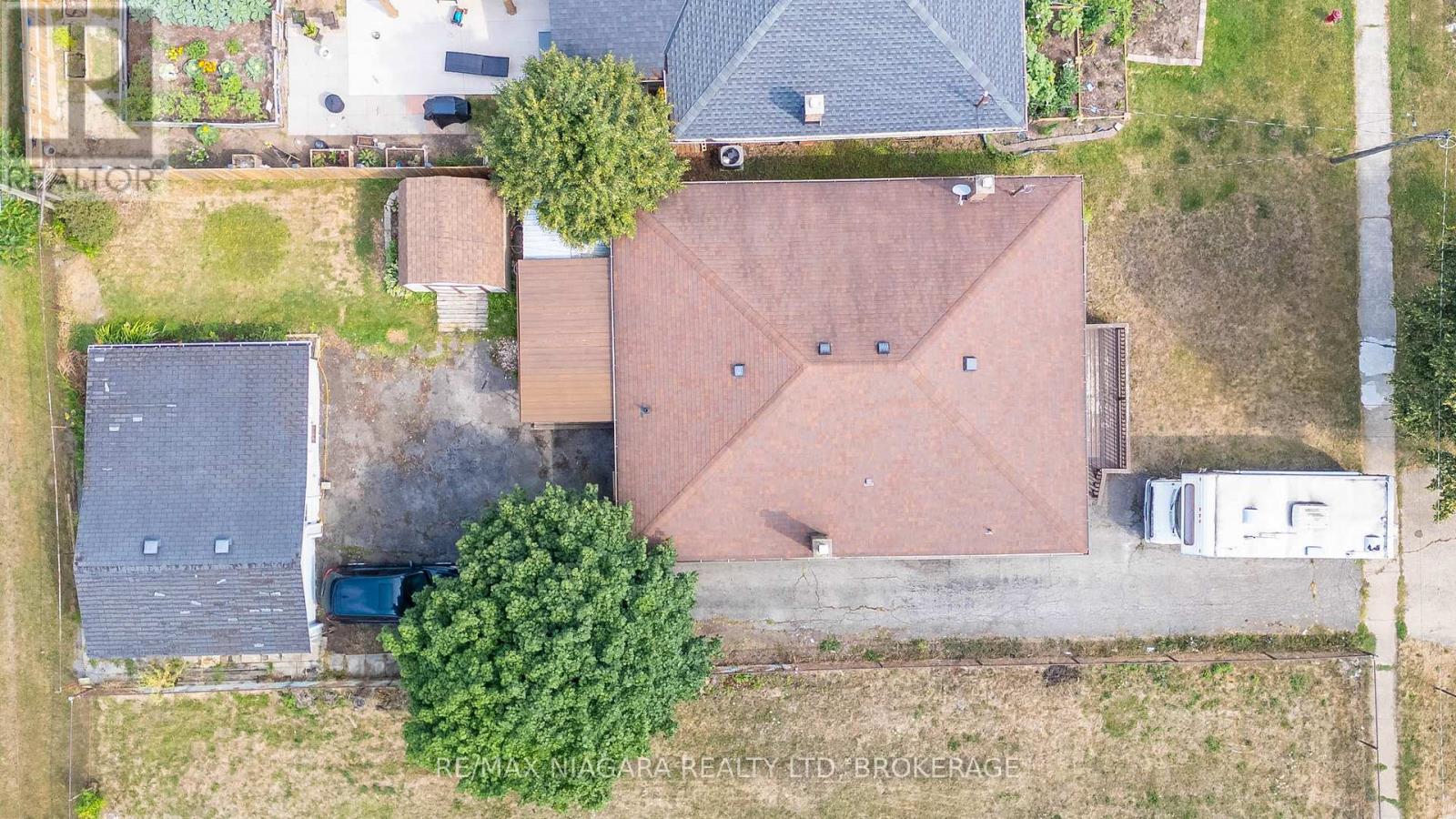 69 Golden Boulevard W, Welland (Lincoln/crowland), Ontario  L3B 1H5 - Photo 38 - X12336336