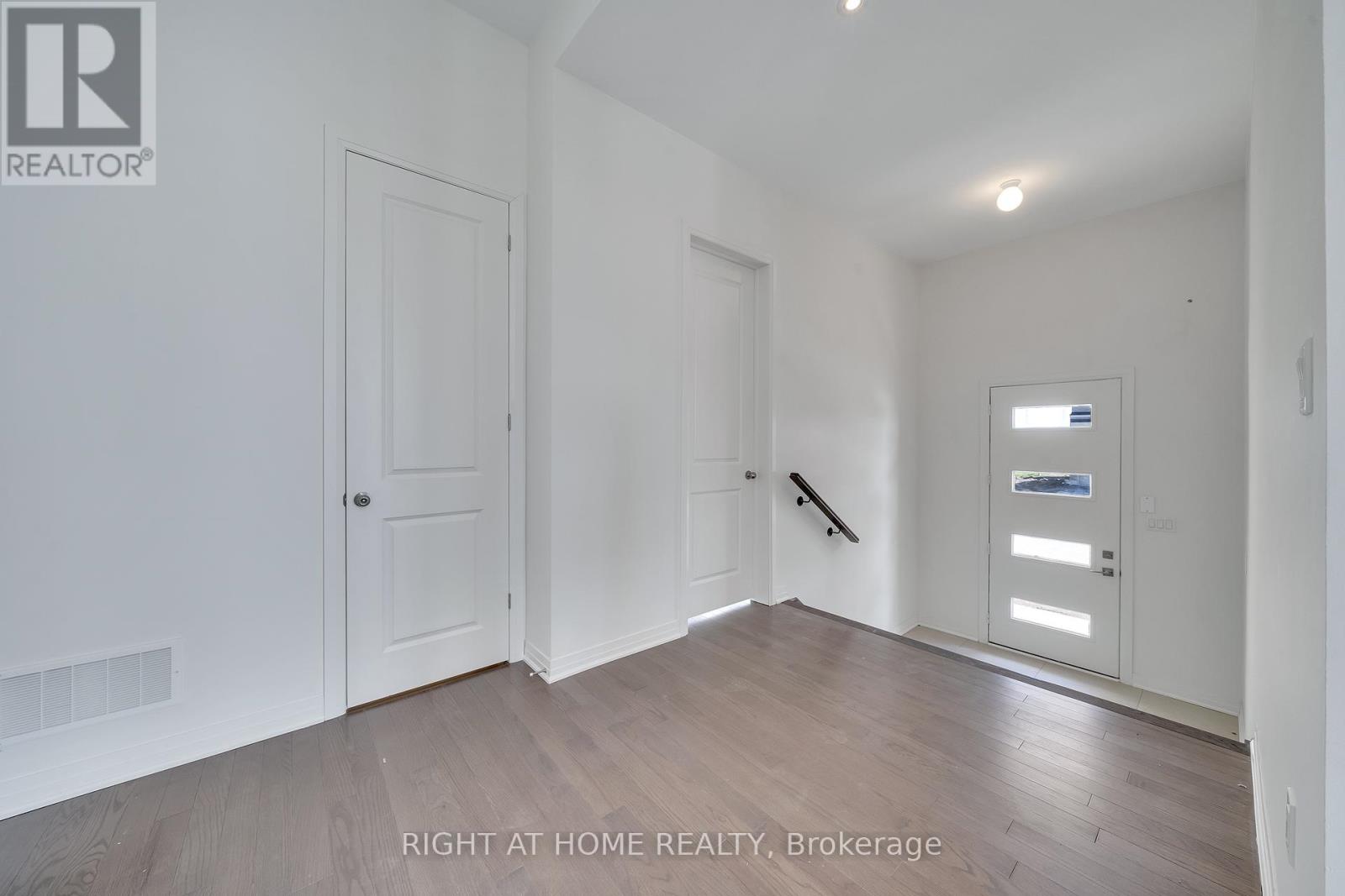 2 Yacht Drive, Clarington, Ontario  L1C 4B1 - Photo 7 - E12336283