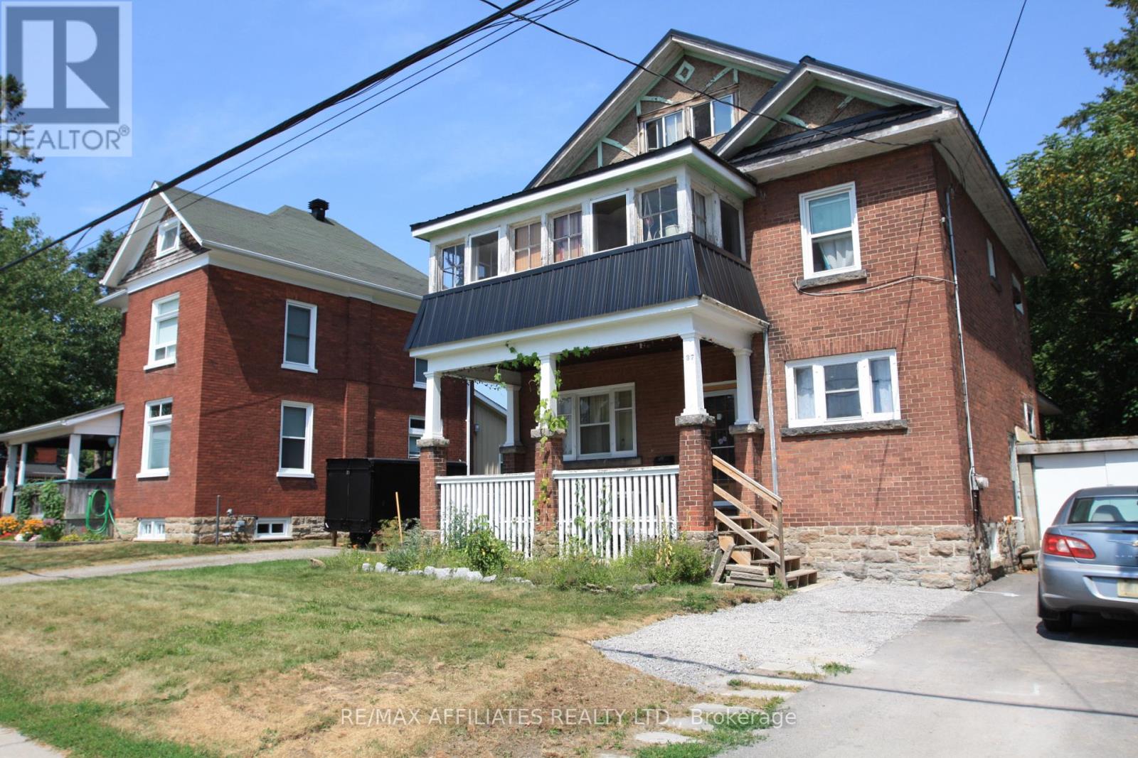 Property at 37 MCGILL STREET S image 3