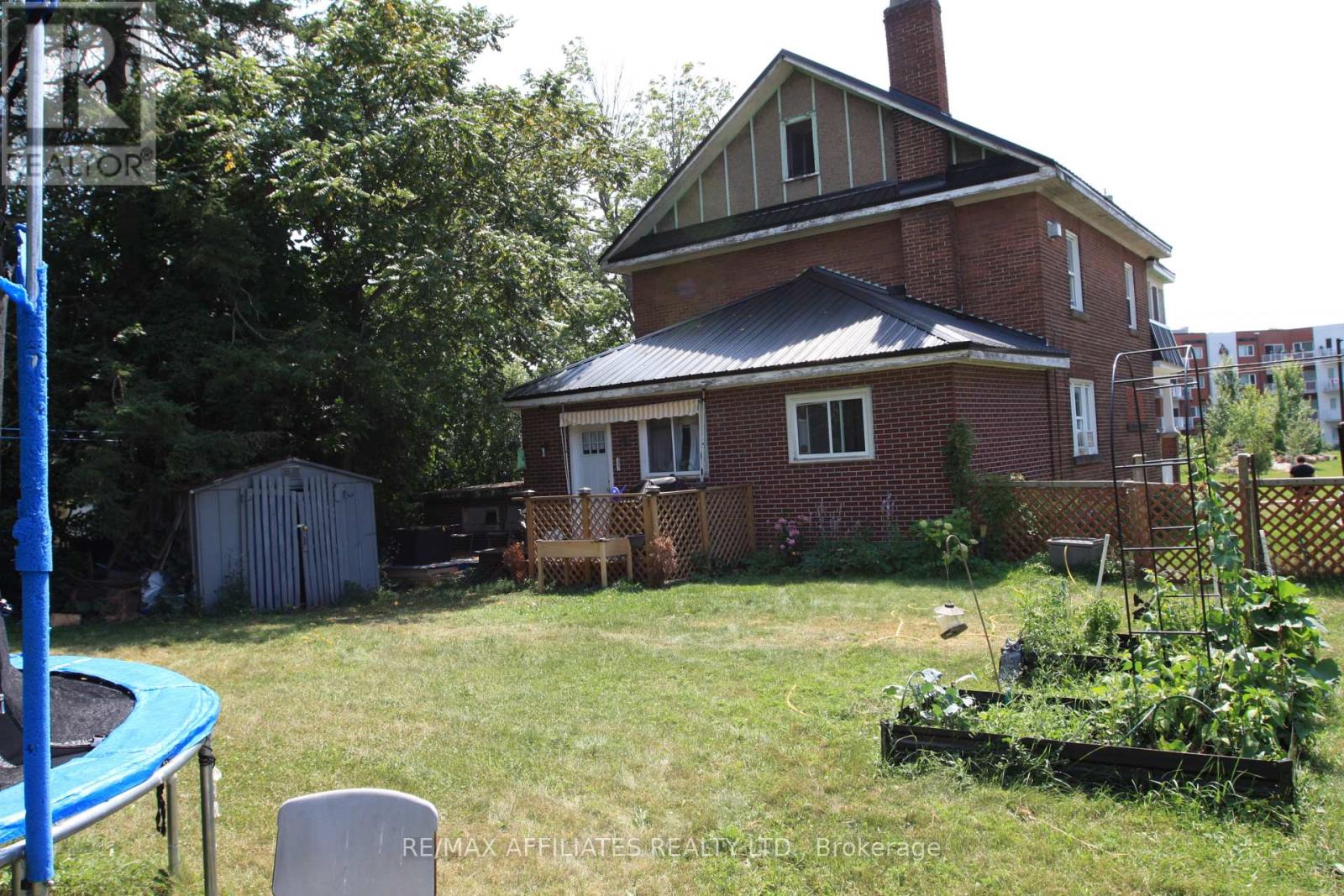Property at 37 MCGILL STREET S image 5