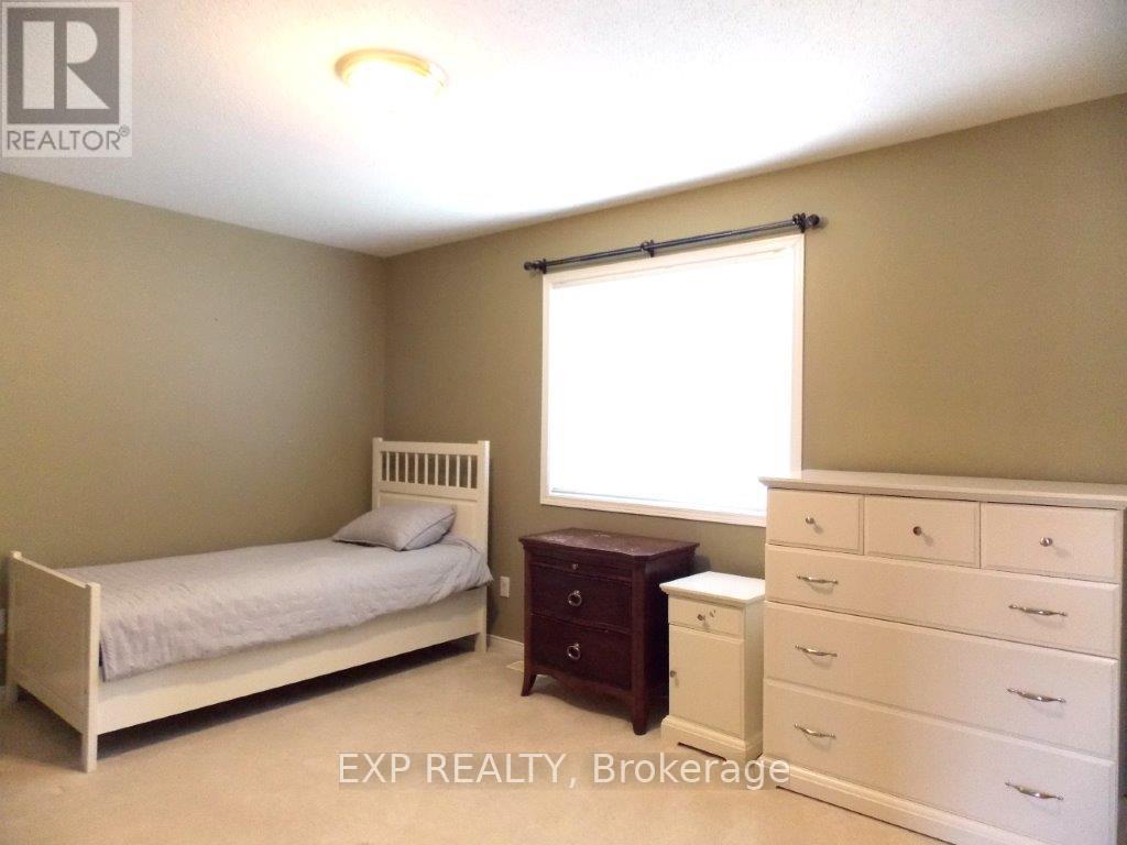 129 Annapolis Circle, Ottawa, Ontario  K1V 1Z3 - Photo 18 - X12336376