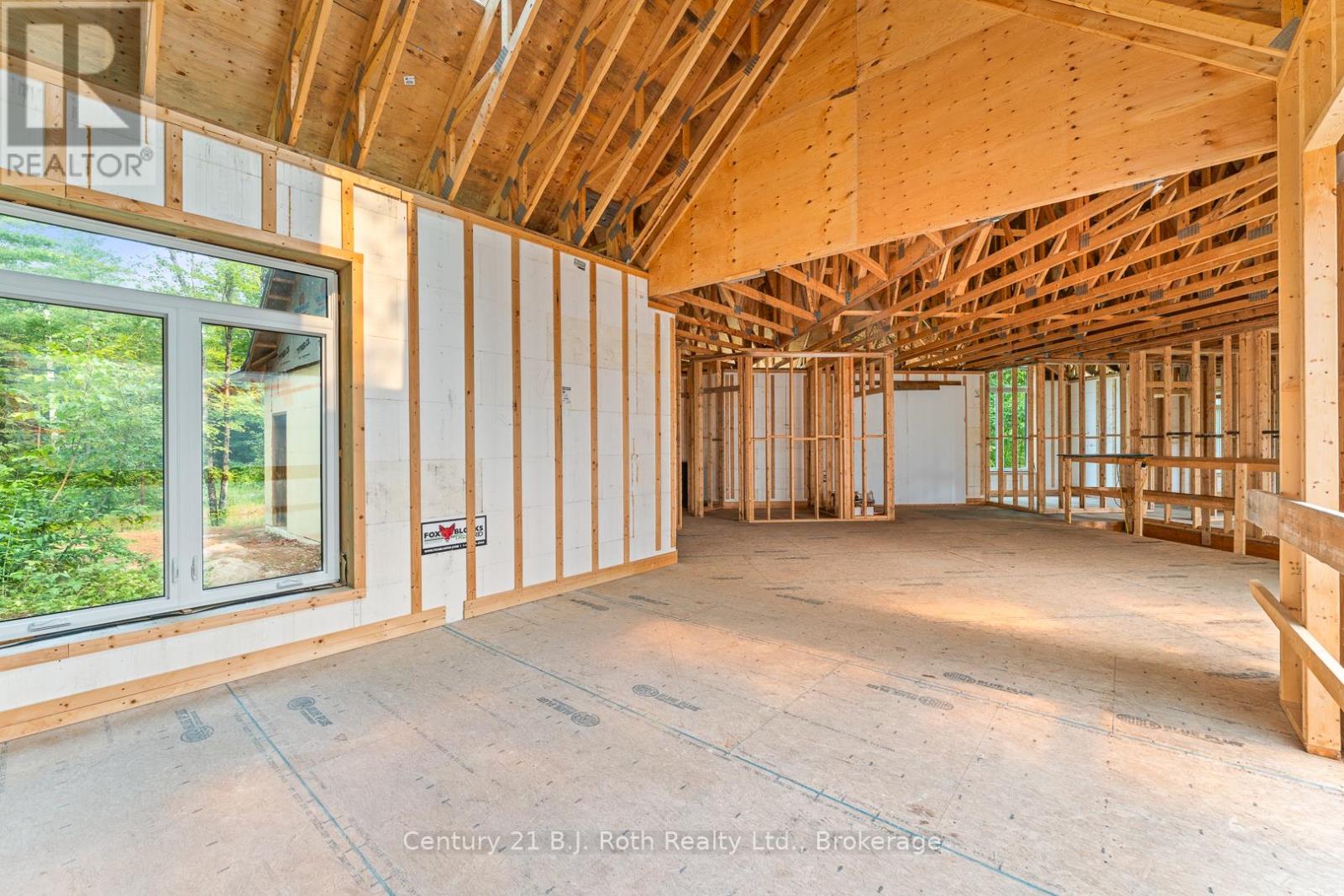 8126 Oakridge Drive, Severn, Ontario  L0K 2B0 - Photo 12 - S12336347