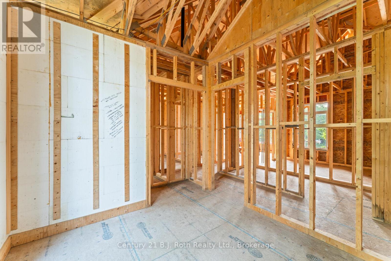 8126 Oakridge Drive, Severn, Ontario  L0K 2B0 - Photo 16 - S12336347