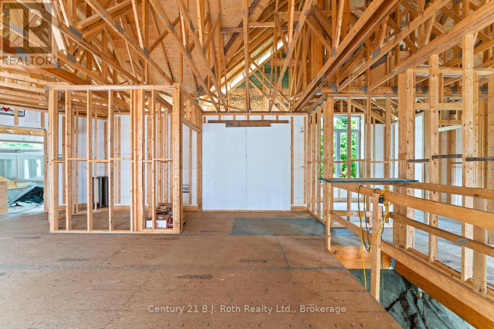 8126 Oakridge Drive, Severn, Ontario  L0K 2B0 - Photo 6 - S12336347