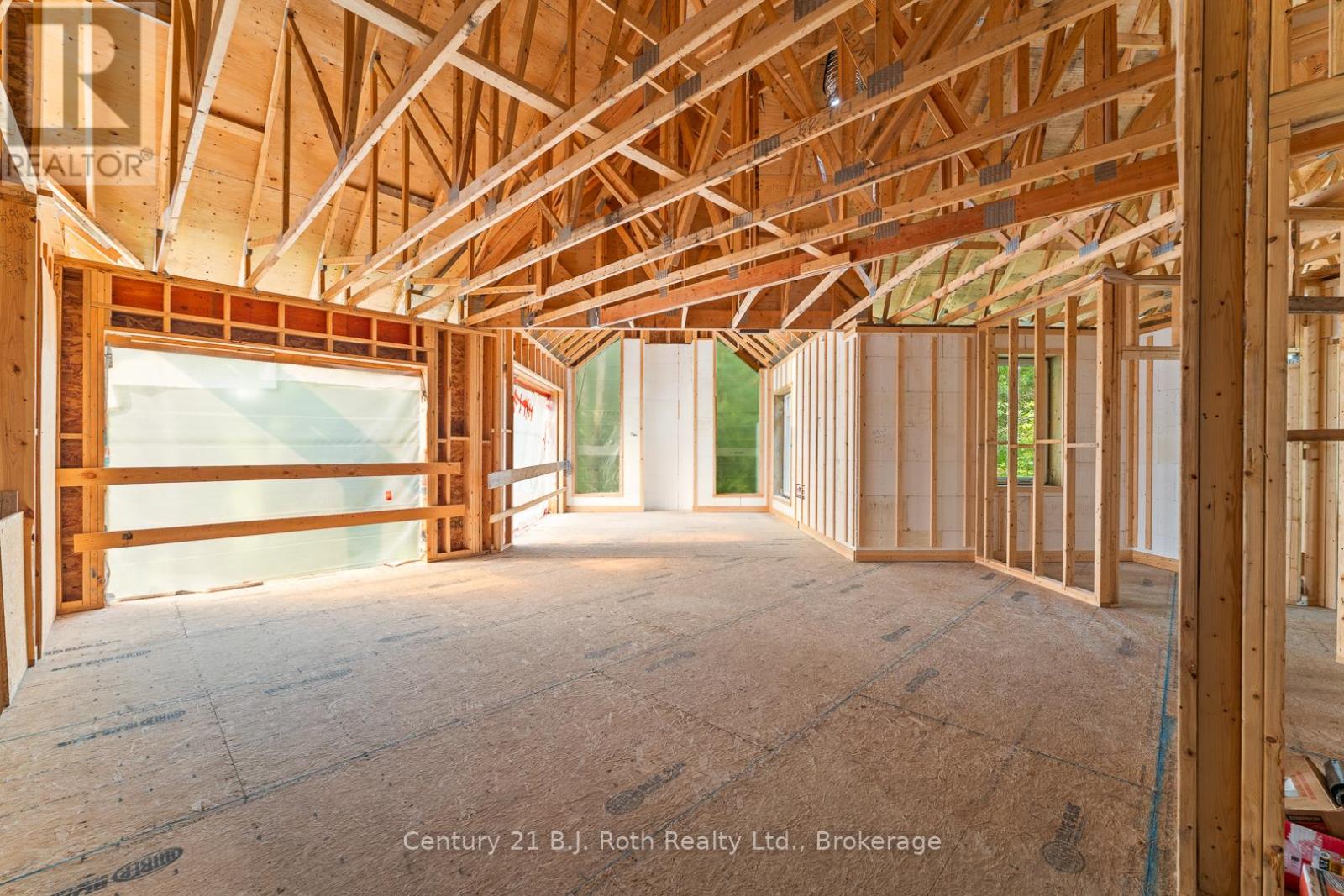 8126 Oakridge Drive, Severn, Ontario  L0K 2B0 - Photo 7 - S12336347