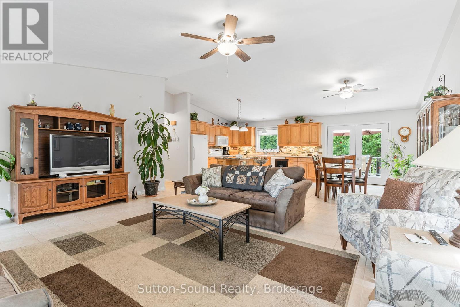 1215 Sunset Drive, South Bruce Peninsula, Ontario  N0H 2T0 - Photo 12 - X12336368
