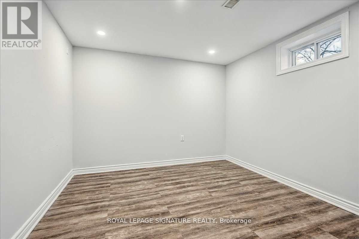 2438 Padstow Crescent, Mississauga, Ontario  L5J 2G4 - Photo 11 - W12285012