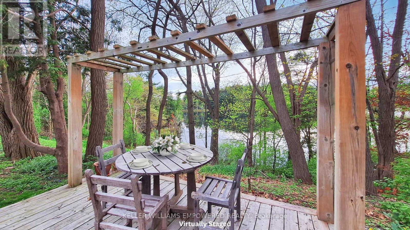 8 Macleod Estate Court, Richmond Hill, Ontario  L4E 0B1 - Photo 6 - N12174682