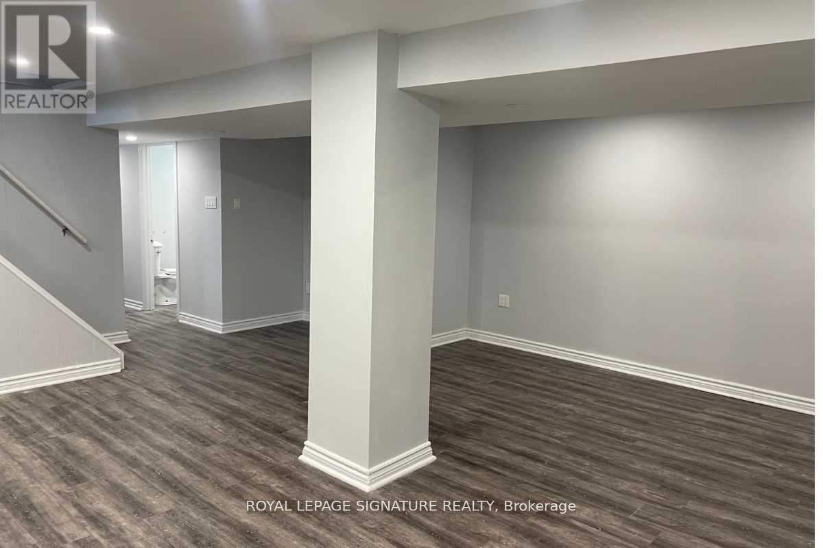 2438 Padstow Crescent, Mississauga, Ontario  L5J 2G4 - Photo 7 - W12285012