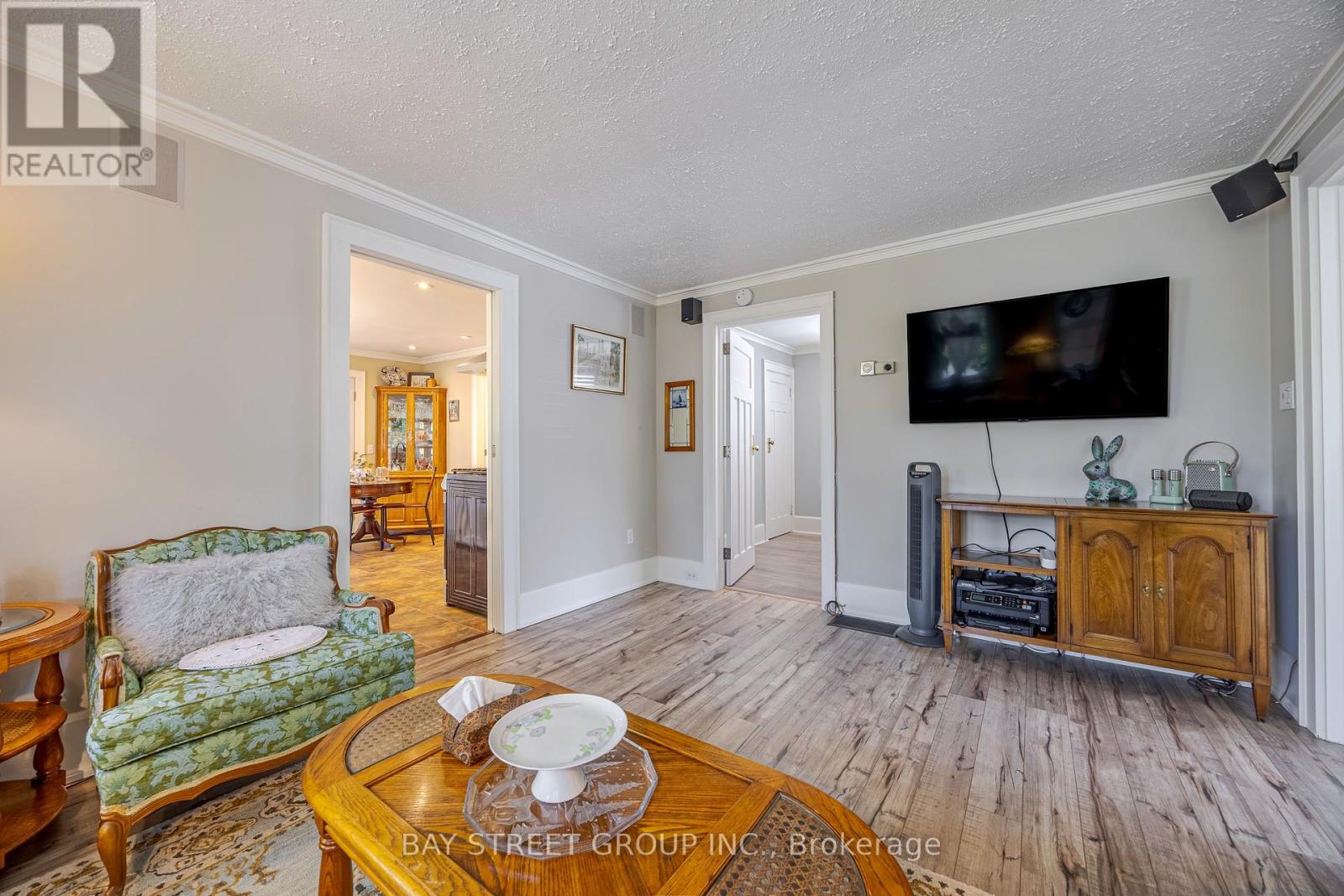 14 Marlatts Road, Thorold, Ontario  L2V 1N1 - Photo 9 - X12336370