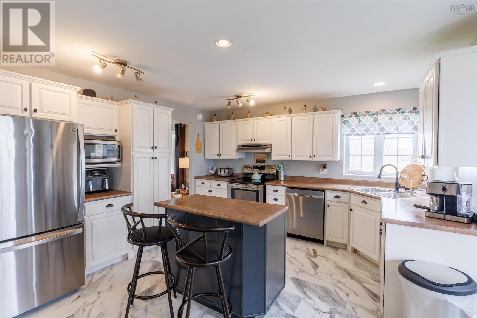 2 Placid Court, Yarmouth, Nova Scotia  B5A 4N5 - Photo 11 - 202510636