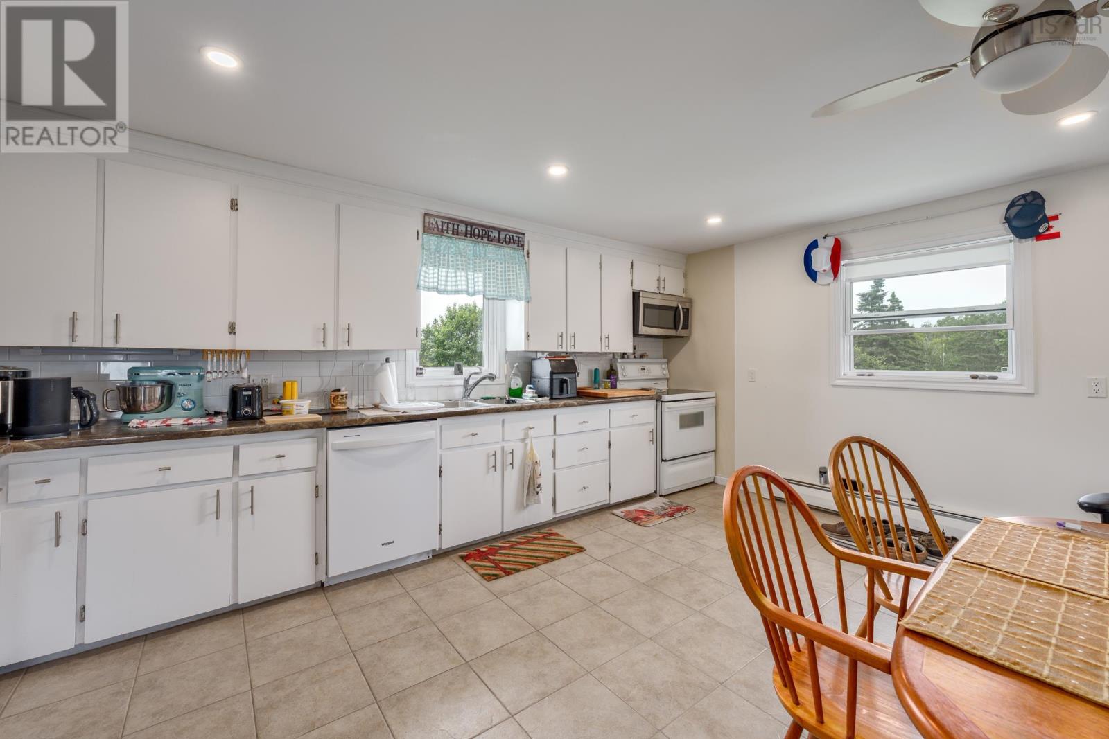 51 Surette Road, Wedgeport, Nova Scotia  B0W 3P0 - Photo 3 - 202516872