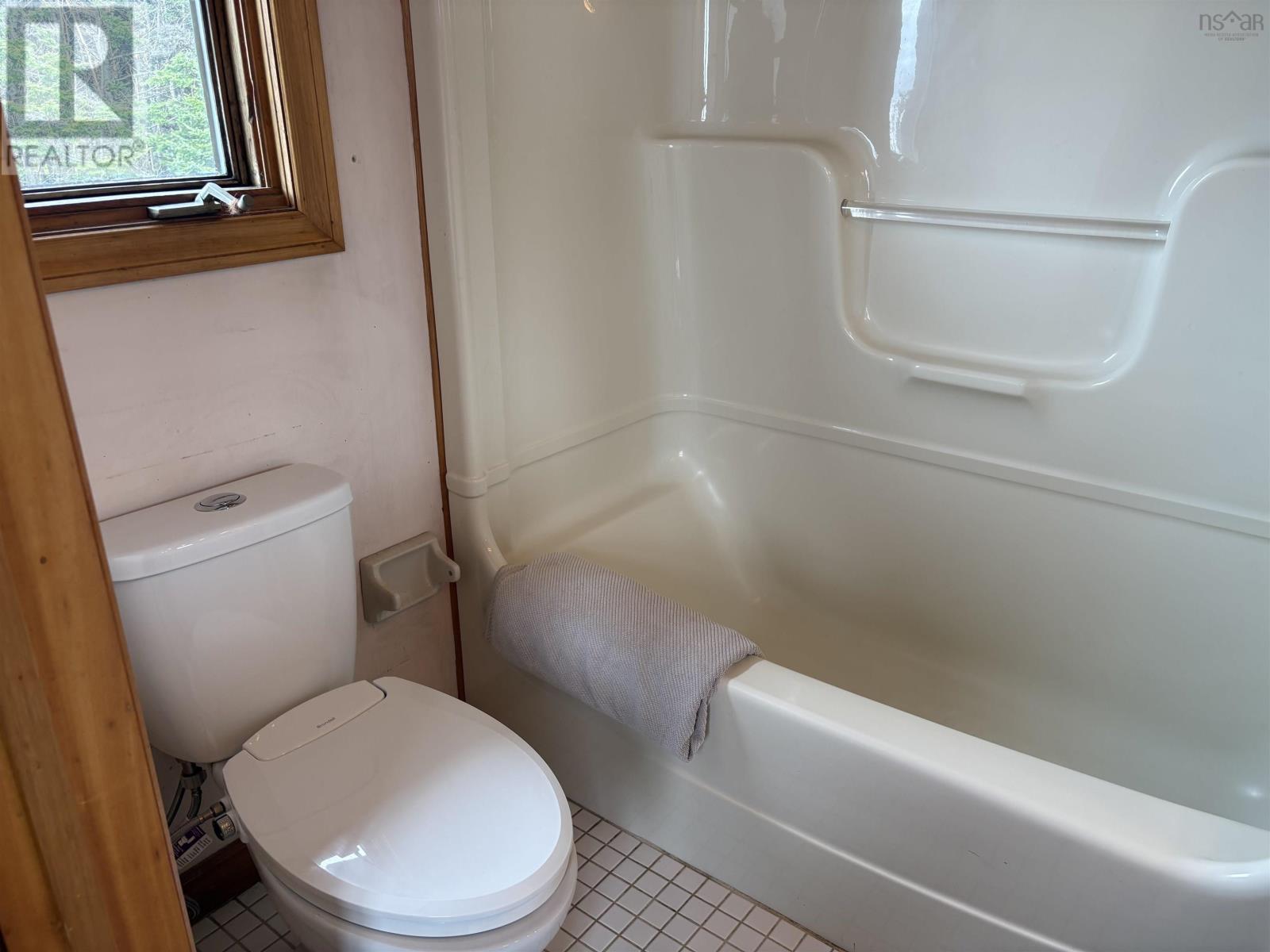 24 Oceanic Drive, East Lawrencetown, Nova Scotia  B2Z 1P4 - Photo 19 - 202517606