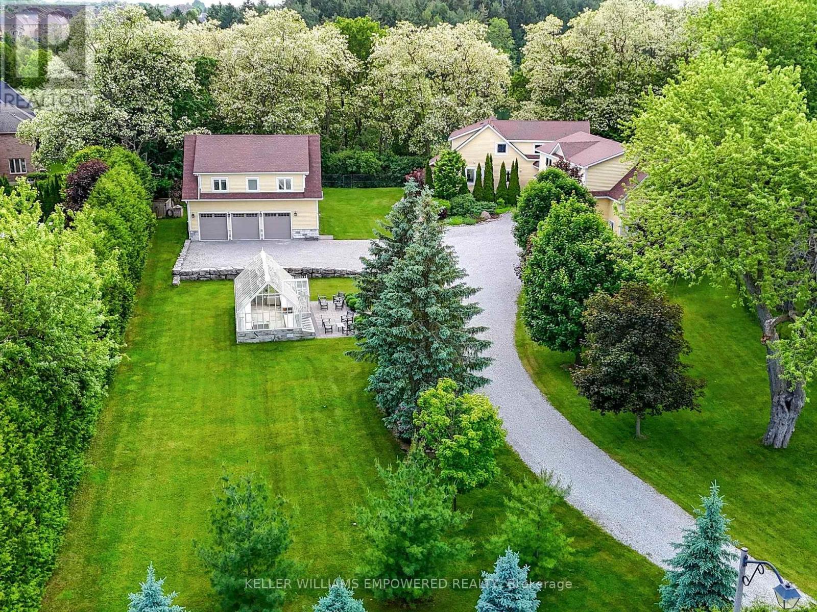 Property at 6 MACLEOD ESTATE COURT image 5