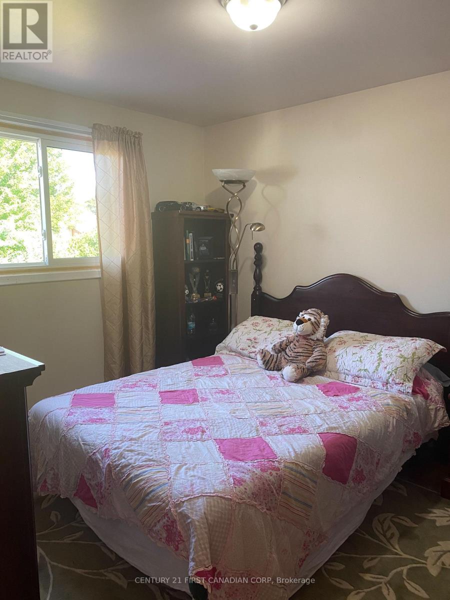 Main Level - 345 Astor Park, St. Clair, Ontario  N0N 1G0 - Photo 11 - X12336398