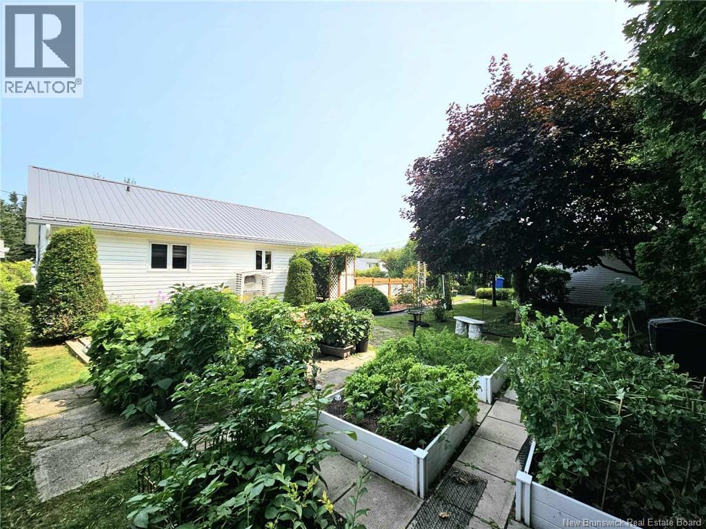 1024 Rue Hache, Beresford, New Brunswick  E8K 1H8 - Photo 7 - NB124624