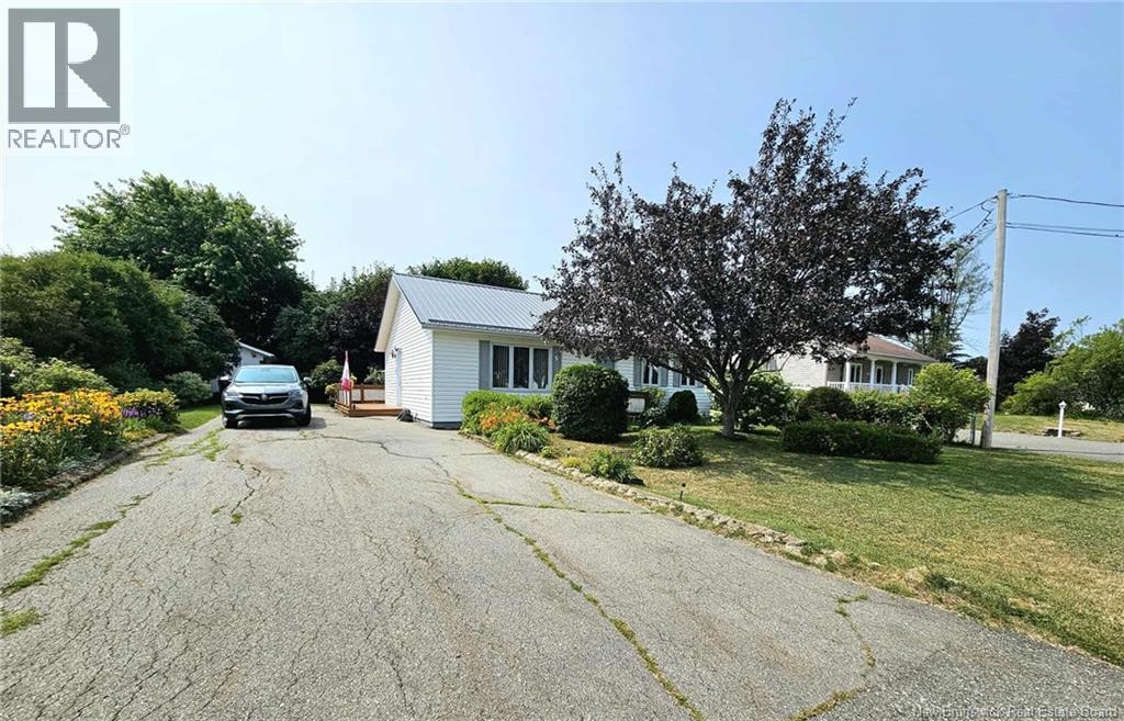1024 Rue Hache, Beresford, New Brunswick  E8K 1H8 - Photo 25 - NB124624