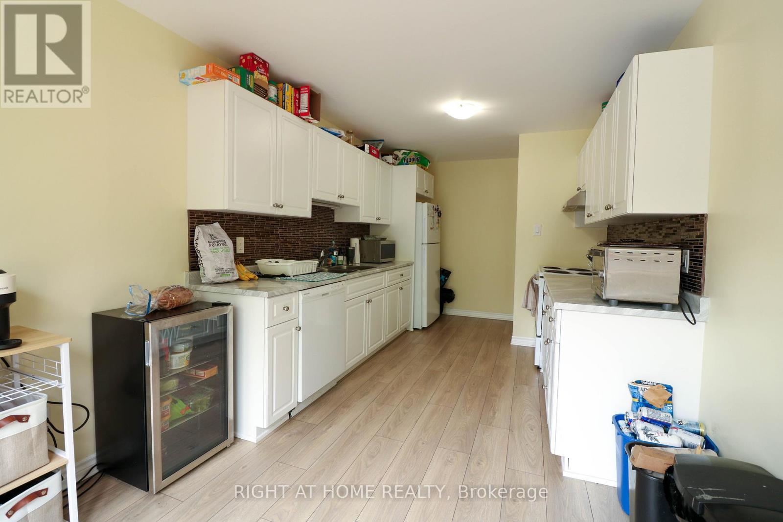 50 Fireside Crescent, Ottawa, Ontario  K1T 1Z4 - Photo 10 - X12336452