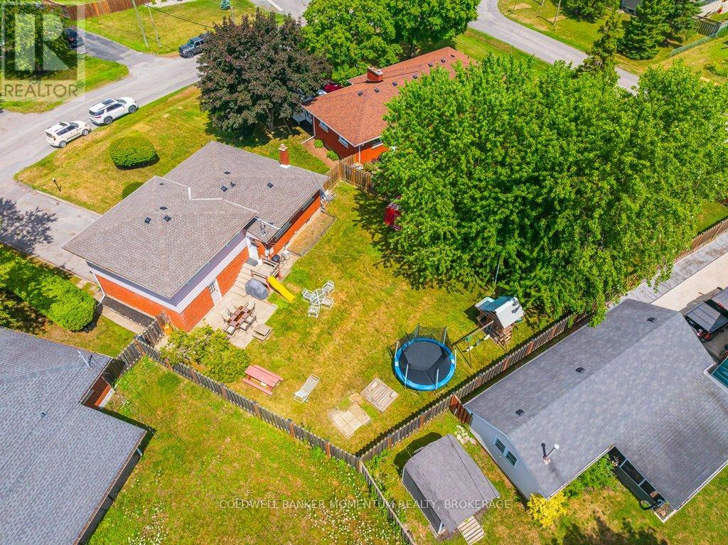 86 Crescent Drive, Welland (Dain City), Ontario  L3B 2X3 - Photo 43 - X12336417