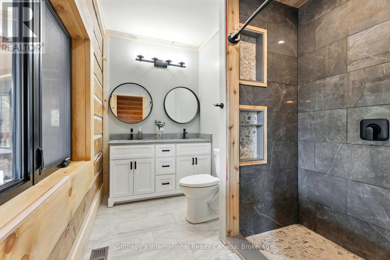 2749 Brunel Road S, Huntsville, Ontario  P1H 2J3 - Photo 18 - X12336421
