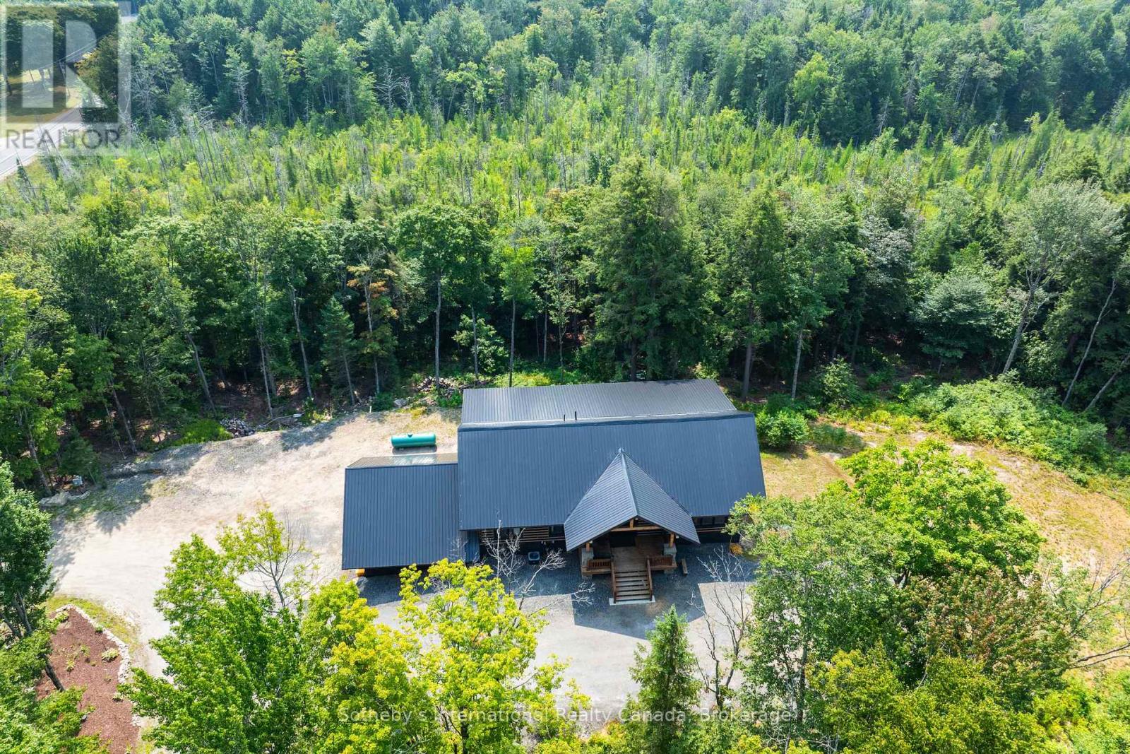 2749 Brunel Road S, Huntsville, Ontario  P1H 2J3 - Photo 3 - X12336421