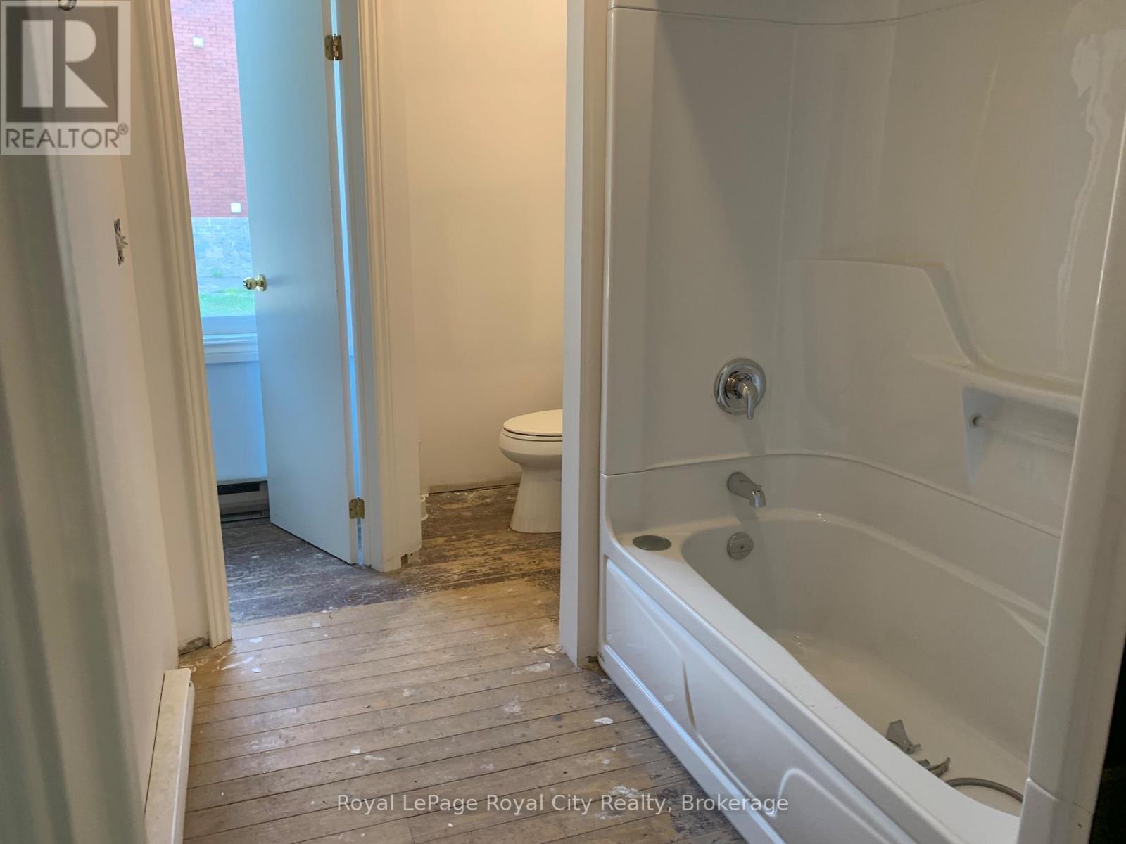 180 Waterloo Avenue, Guelph, Ontario  N1H 3J3 - Photo 10 - X12336431