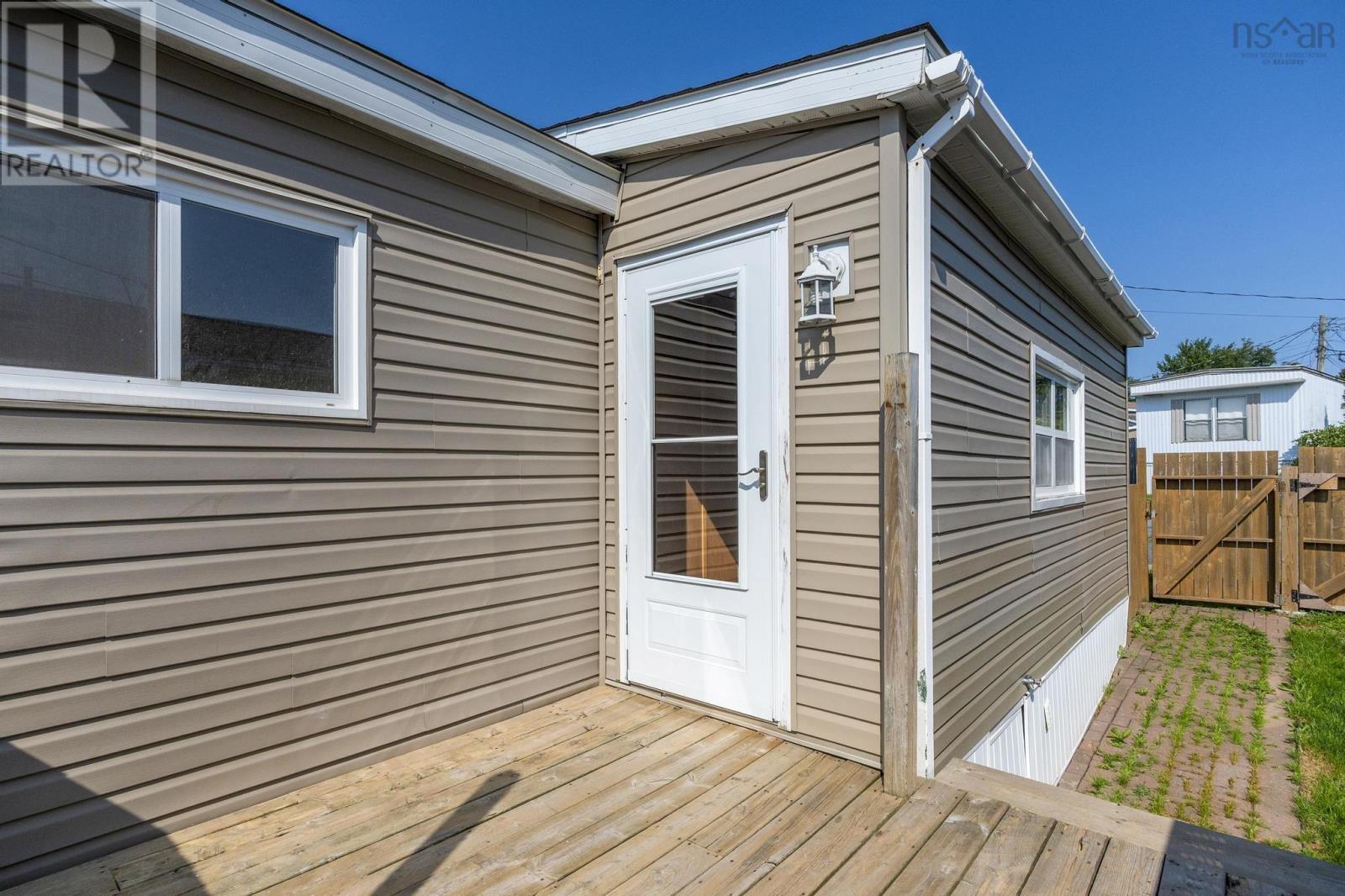 27 Florence Avenue, Dartmouth, Nova Scotia  B2Y 2A4 - Photo 2 - 202519243