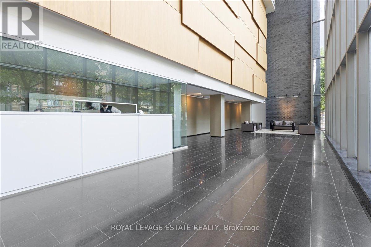 811 - 33 Charles Street E, Toronto, Ontario  M4Y 0A2 - Photo 5 - C12336403