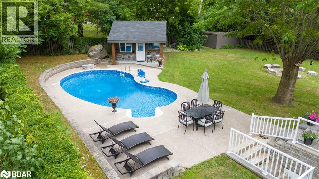 Property at 31 LAWRENCE Avenue image 2