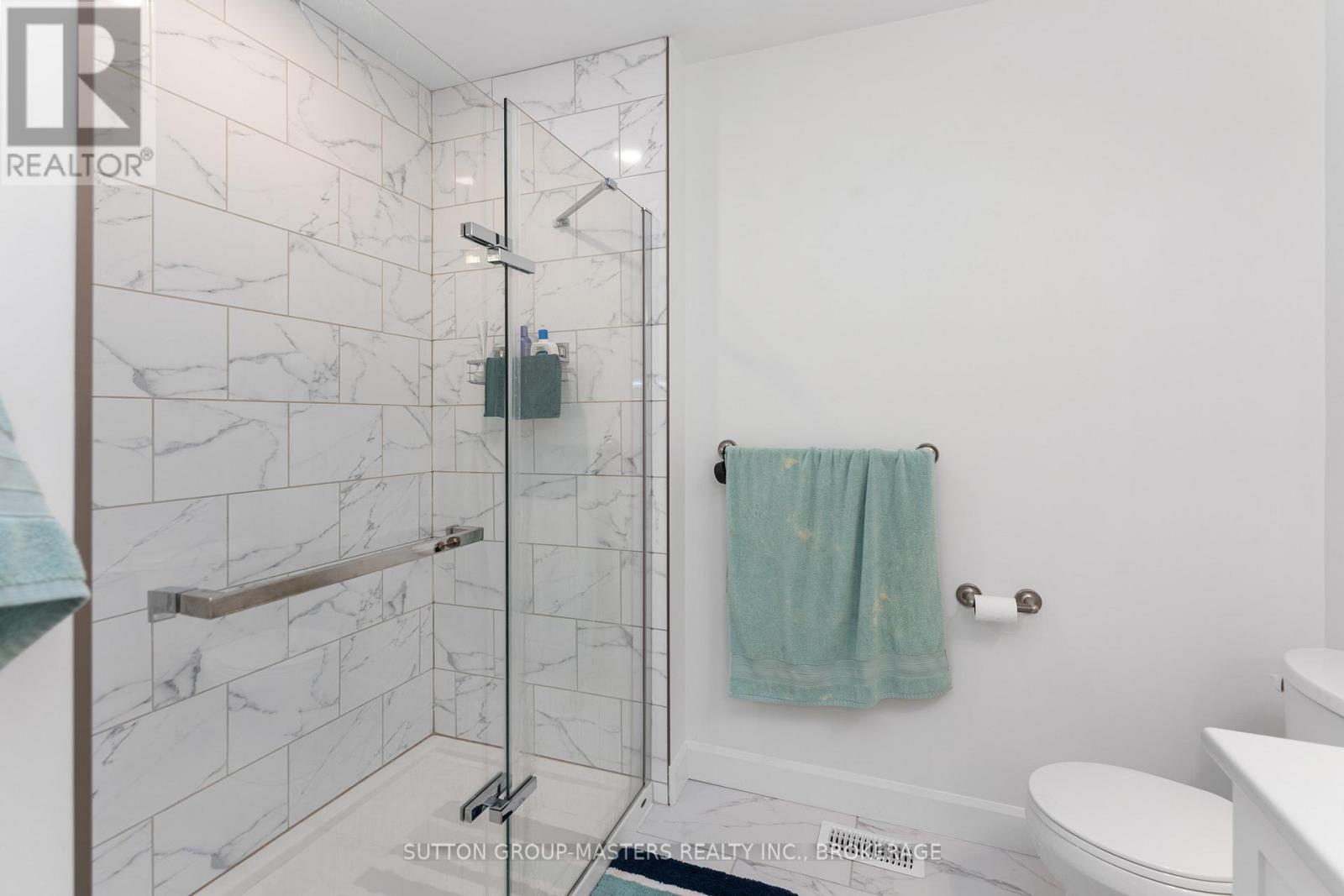 229 Superior Drive, Loyalist (Amherstview), Ontario  K7N 0E9 - Photo 19 - X12336476