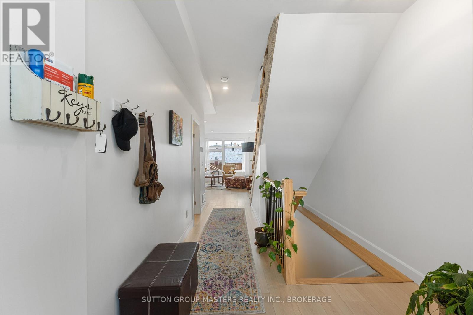 229 Superior Drive, Loyalist (Amherstview), Ontario  K7N 0E9 - Photo 4 - X12336476