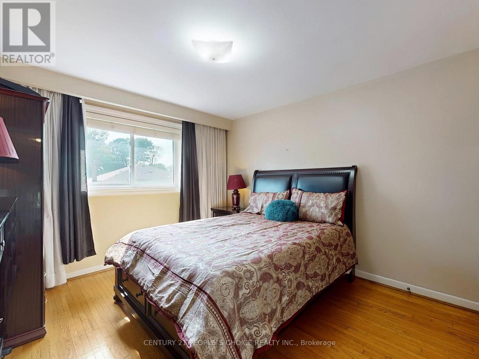 42 Clayhall Crescent, Toronto (York University Heights), Ontario  M3J 1W6 - Photo 15 - W12336448