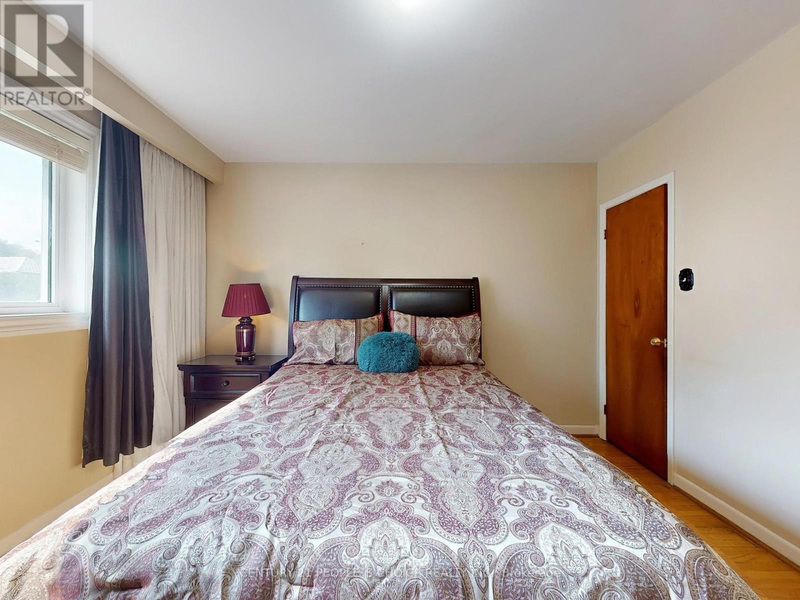 42 Clayhall Crescent, Toronto (York University Heights), Ontario  M3J 1W6 - Photo 16 - W12336448