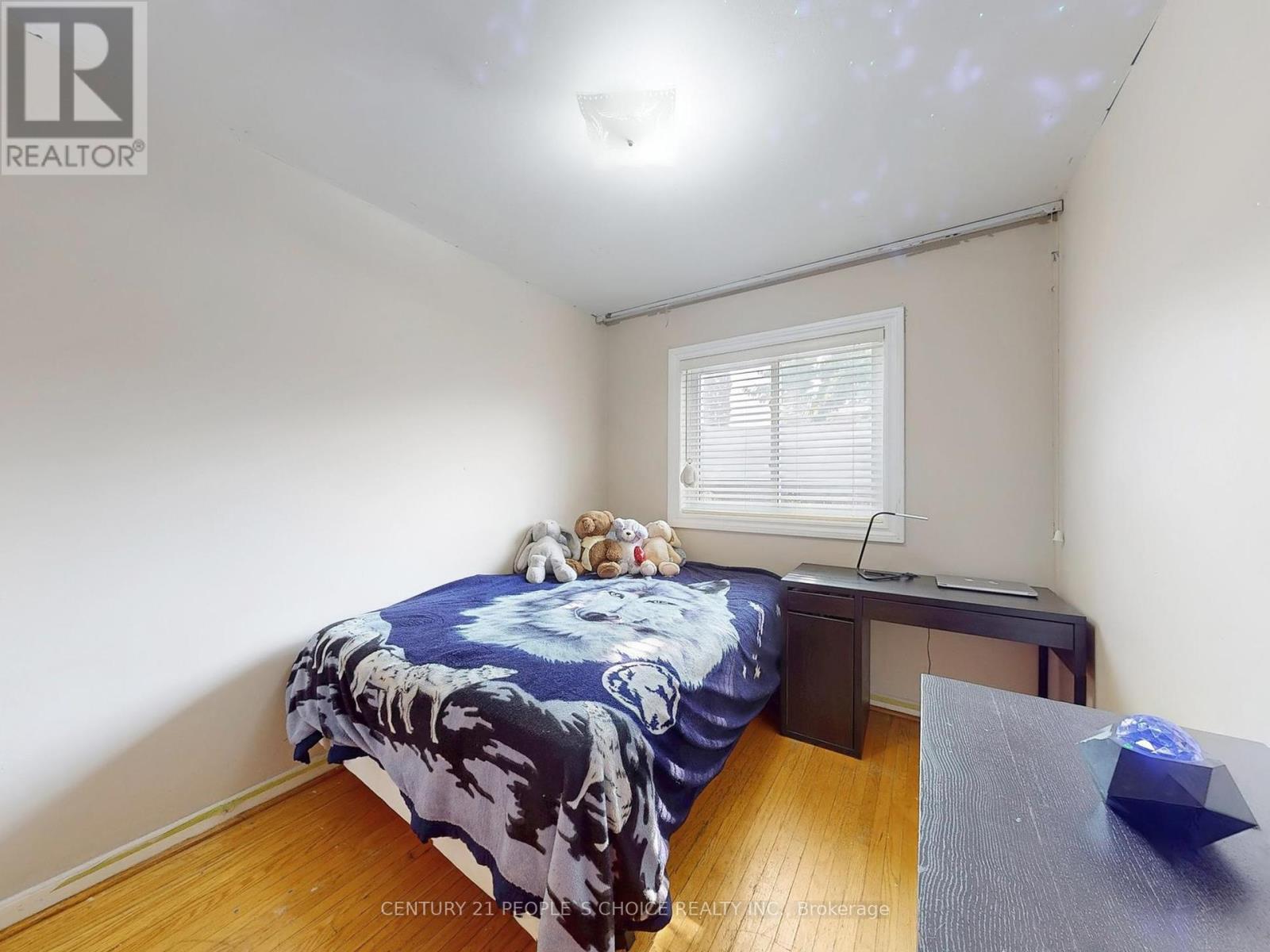 42 Clayhall Crescent, Toronto (York University Heights), Ontario  M3J 1W6 - Photo 23 - W12336448